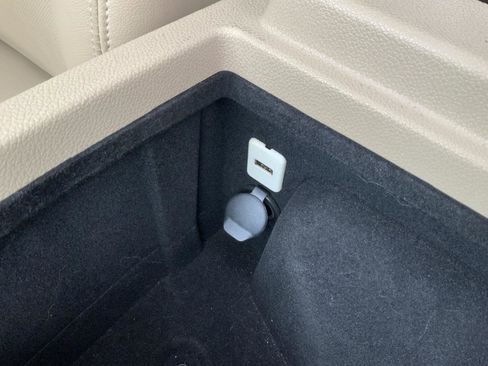 Used 2013 Chevrolet Avalanche LTZ image 44