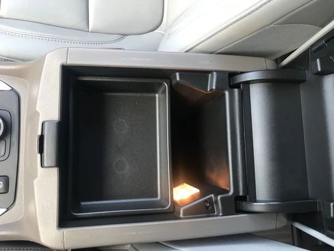 Used 2020 Chevrolet Traverse LT w/ LT Premium Package image 35