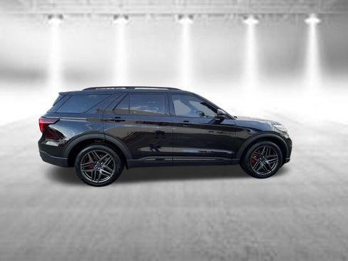 Certified 2025 Ford Explorer ST AWD/4WD image 3