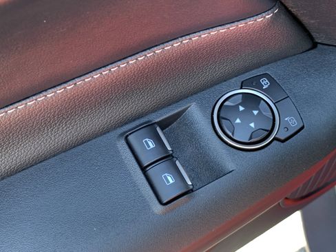 Used 2021 Ford Mustang Shelby GT500 w/ Technology Package image 29