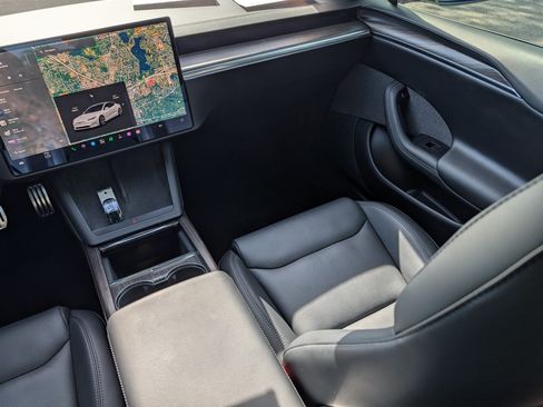 Used 2022 Tesla Model S AWD/4WD image 11