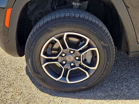 Used 2022 Jeep Grand Cherokee Trailhawk w/ ADV Protech Group II AWD/4WD image 10