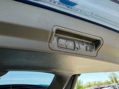 Used 2022 Ford Explorer XLT w/ Equipment Group 202A AWD/4WD image 20