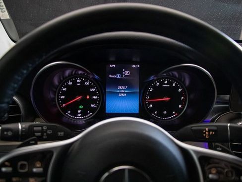 Used 2022 Mercedes-Benz GLC 300 4MATIC image 32