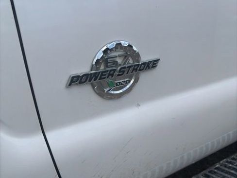 Used 2015 Ford F250 Platinum w/ FX4 Off-Road Package AWD/4WD image 2