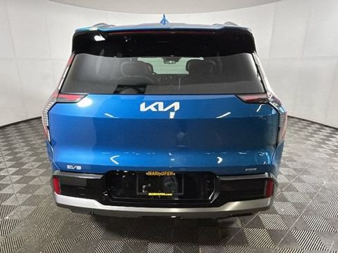 Used 2024 Kia EV9 GT-Line AWD/4WD image 3