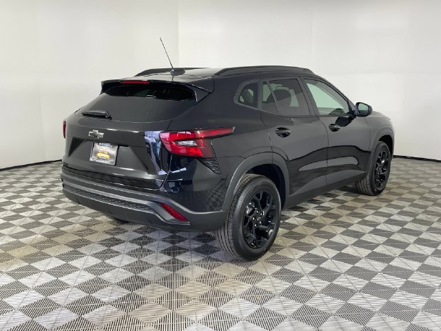 Certified 2026 Chevrolet Trax LT w/ Driver Confidence Package FWD image 24