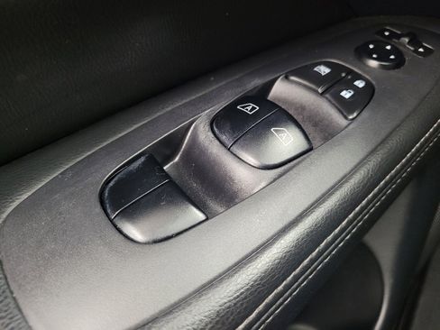 Used 2018 Nissan Pathfinder SL w/ SL Premium Package AWD/4WD image 27