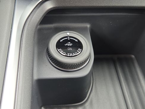 New 2026 Ford Expedition Active image 16