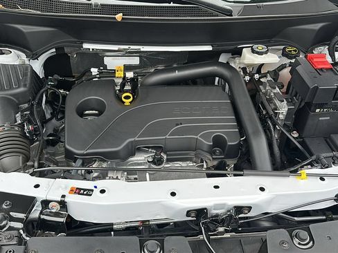 Used 2025 Chevrolet Equinox RS w/ Safety and Technology Package FWD image 33