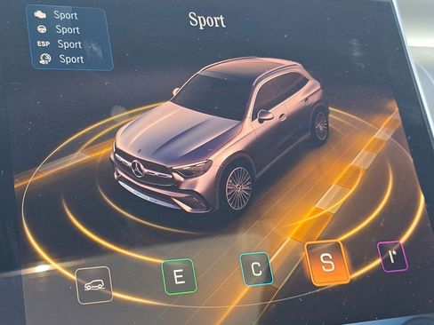 Used 2026 Mercedes-Benz GLC 300 4MATIC image 31