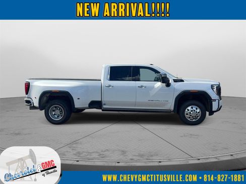 Used 2024 GMC Sierra 3500 Denali Ultimate AWD/4WD image 2