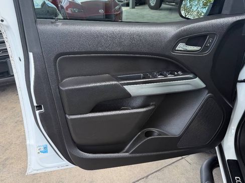 Used 2017 Chevrolet Colorado LT w/ LT Convenience Package RWD image 16