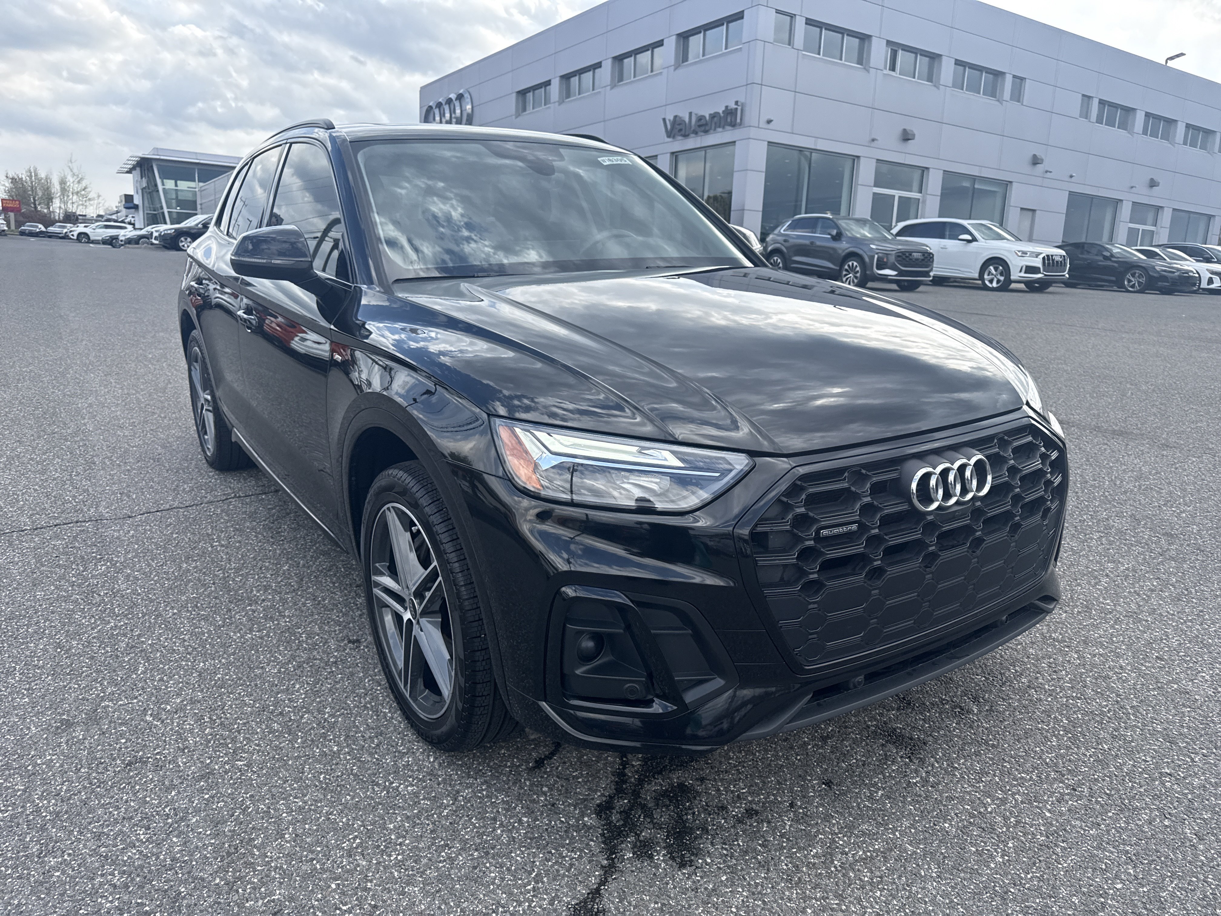 Certified 2023 Audi Q5 e Premium Plus w/ Premium Plus Package AWD/4WD image 1