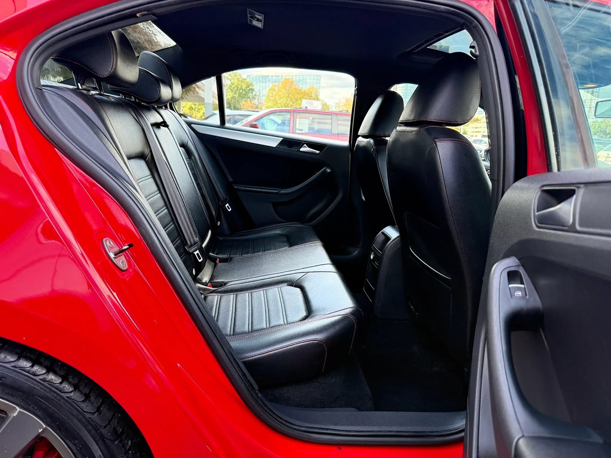 Used 2013 Volkswagen Jetta GLI Autobahn FWD image 32