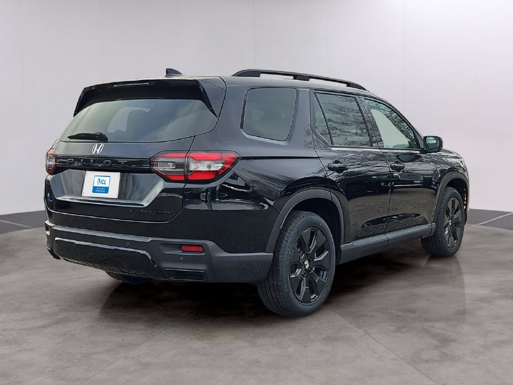 New 2026 Honda Pilot Black Edition image 3