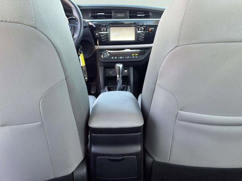 Used 2015 Toyota Corolla LE image 24