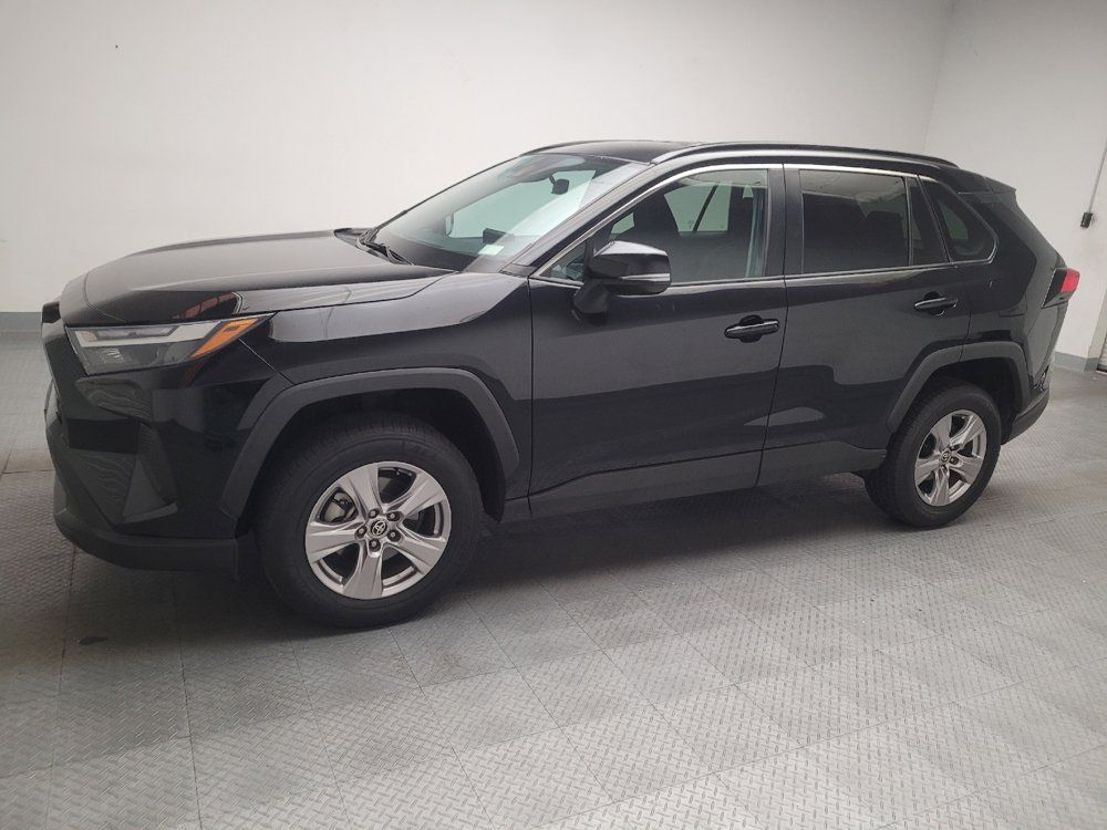 Used 2022 Toyota RAV4 XLE FWD image 2