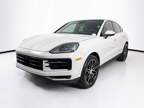 Certified 2025 Porsche Cayenne Coupe AWD/4WD image 1