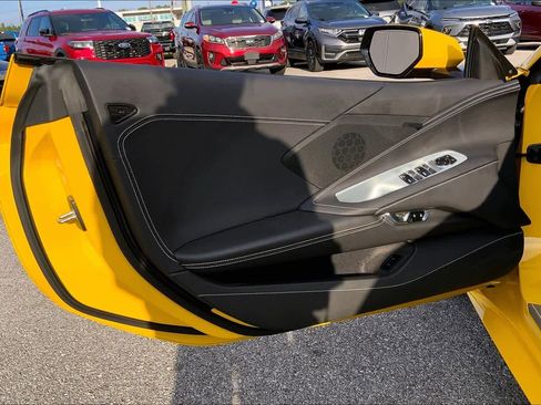 Used 2025 Chevrolet Corvette Stingray Convertible w/ 1LT image 19