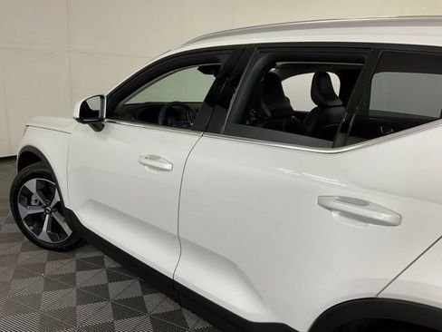 Certified 2024 Volvo XC40 B5 Plus w/ Climate Package image 37