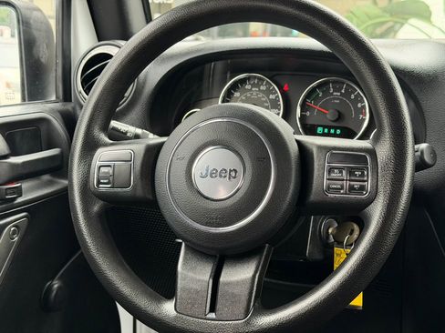 Used 2015 Jeep Wrangler Sport AWD/4WD image 24