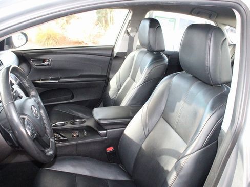 Used 2017 Toyota Avalon XLE image 6