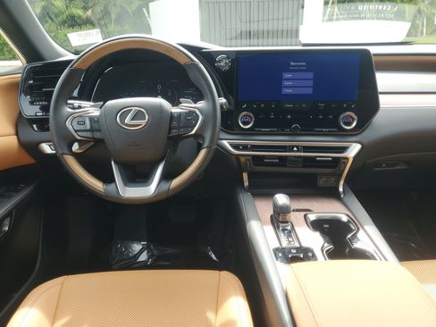 Used 2025 Lexus RX 350 Premium w/ Accessory Package (Z1) image 10