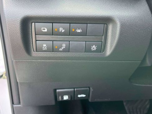 Used 2023 Nissan Kicks S FWD image 16