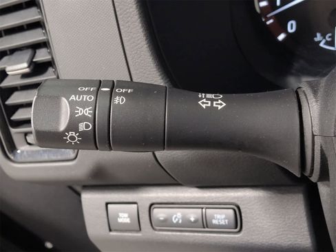 Used 2022 Nissan Frontier PRO-4X w/ Pro-4X Premium Package image 29