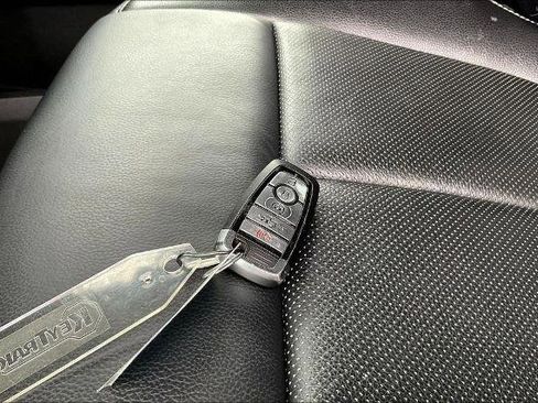 Certified 2021 Ford F450 Lariat w/ Lariat Ultimate Package image 36