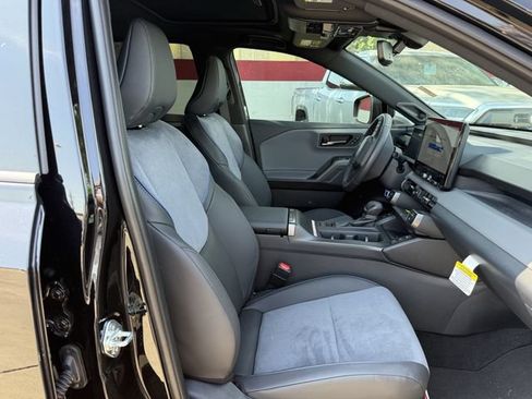 Used 2026 Toyota RAV4 XSE w/ Weather Package AWD/4WD image 31