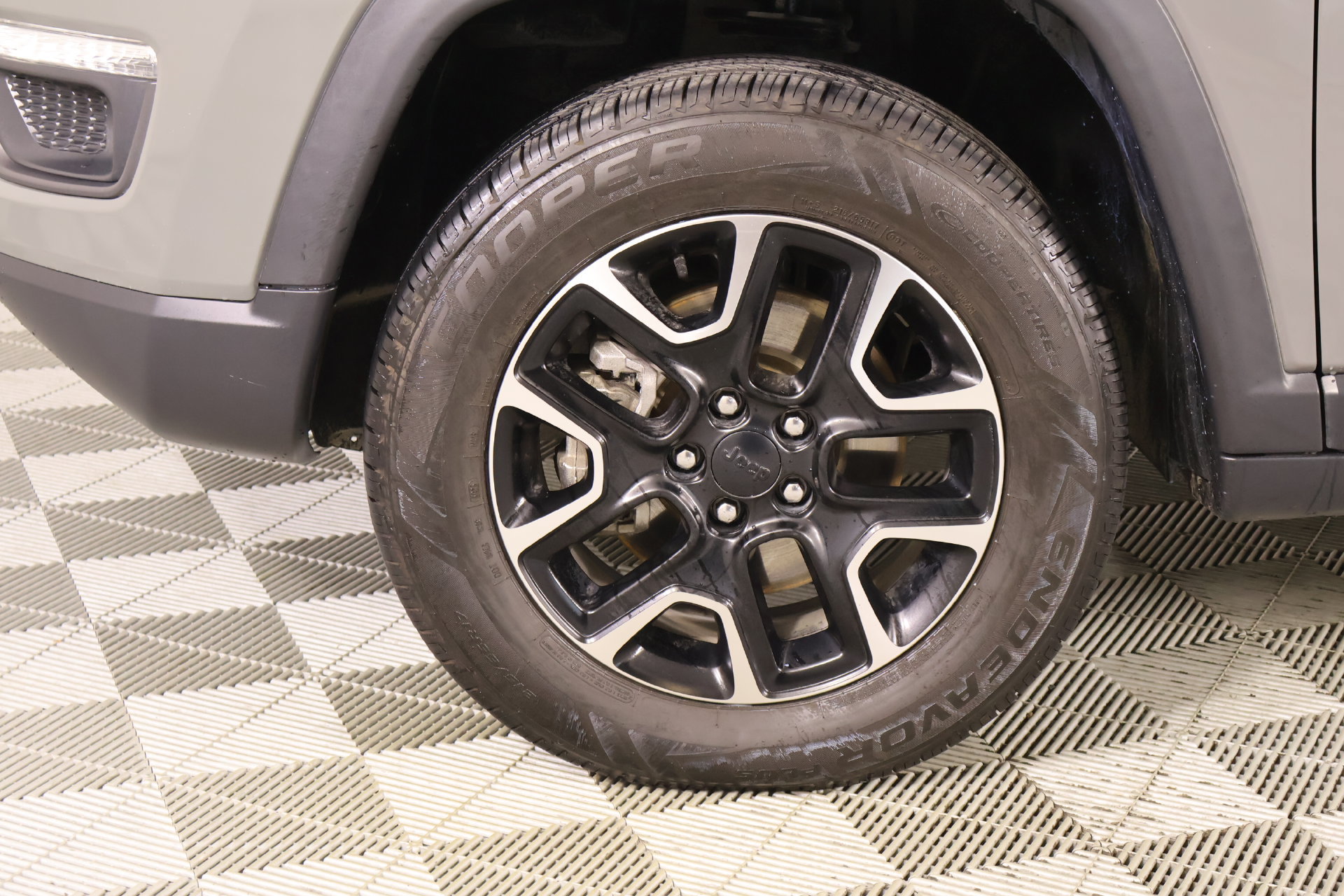 Used 2021 Jeep Compass Trailhawk w/ Sun and Sound Group AWD/4WD image 19