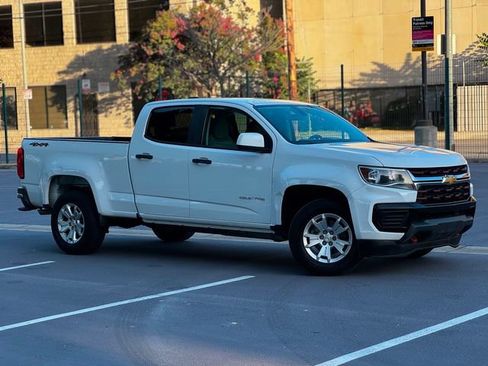 Used 2021 Chevrolet Colorado W/T AWD/4WD image 4
