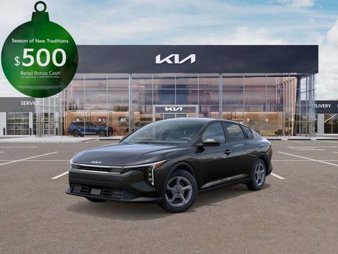 New 2025 Kia K4 LXS image 1