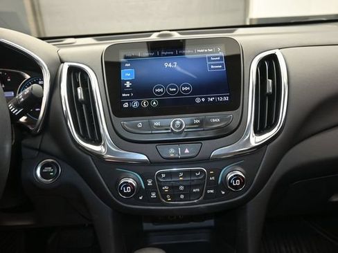 Used 2022 Chevrolet Equinox LT FWD image 10