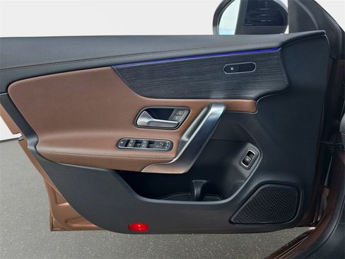 Used 2022 Mercedes-Benz CLA 250 image 28