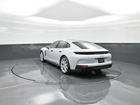 Certified 2025 Porsche Panamera RWD image 3
