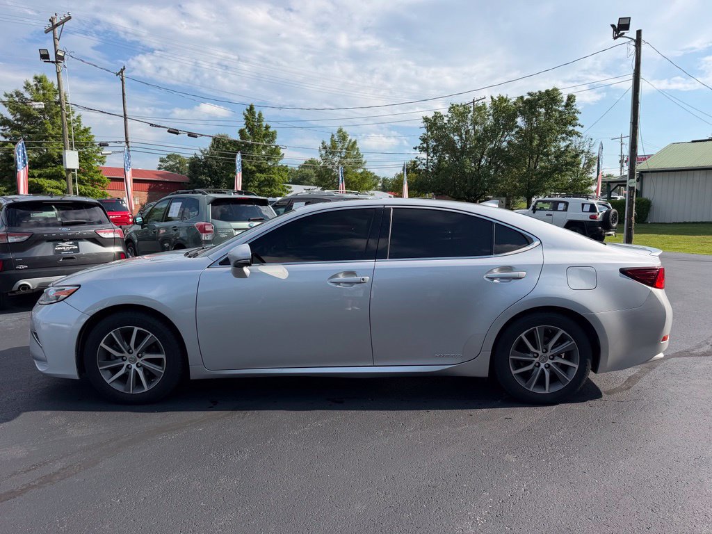 Used 2017 Lexus ES 300h w/ Navigation System Package FWD image 8