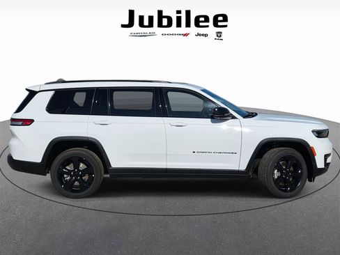 New 2025 Jeep Grand Cherokee L Altitude AWD/4WD image 36