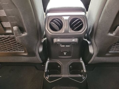 Used 2021 Jeep Gladiator Rubicon AWD/4WD image 25