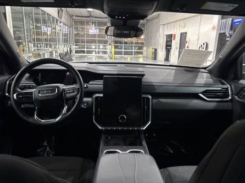 Used 2025 GMC Acadia Elevation image 25