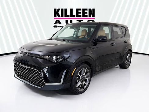 Used 2024 Kia Soul EX w/ Option Group 015 FWD image 3