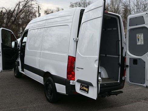 Used 2025 Mercedes-Benz Sprinter 2500 image 33