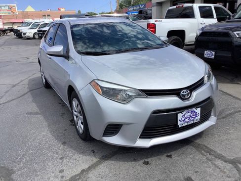 Used 2016 Toyota Corolla LE FWD image 5
