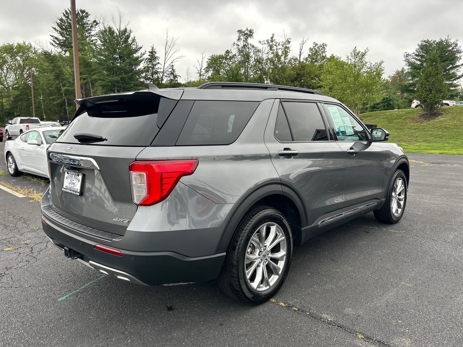 Certified 2024 Ford Explorer XLT w/ Equipment Group 202A AWD/4WD image 17