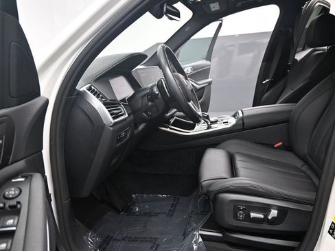 Used 2021 BMW X5 xDrive40i AWD/4WD image 14