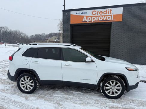 Used 2015 Jeep Cherokee Limited image 3
