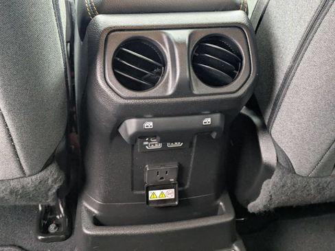 Used 2025 Jeep Wrangler Unlimited Sahara w/ Safety Group AWD/4WD image 26
