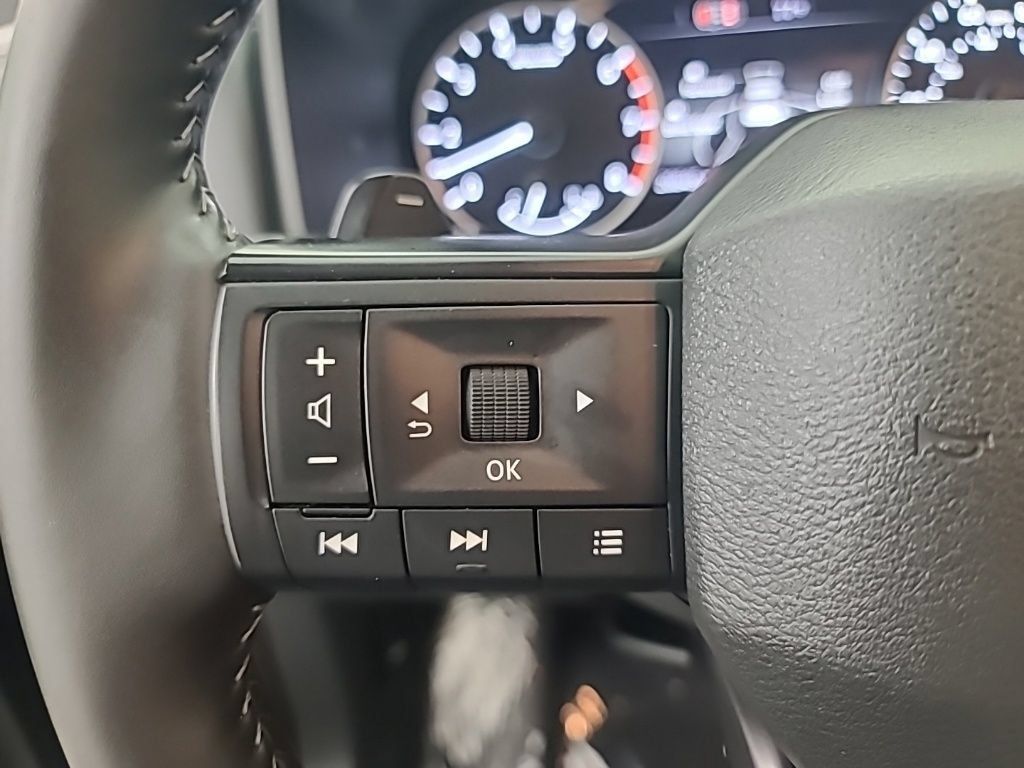 Used 2026 Nissan Rogue SV AWD/4WD image 27